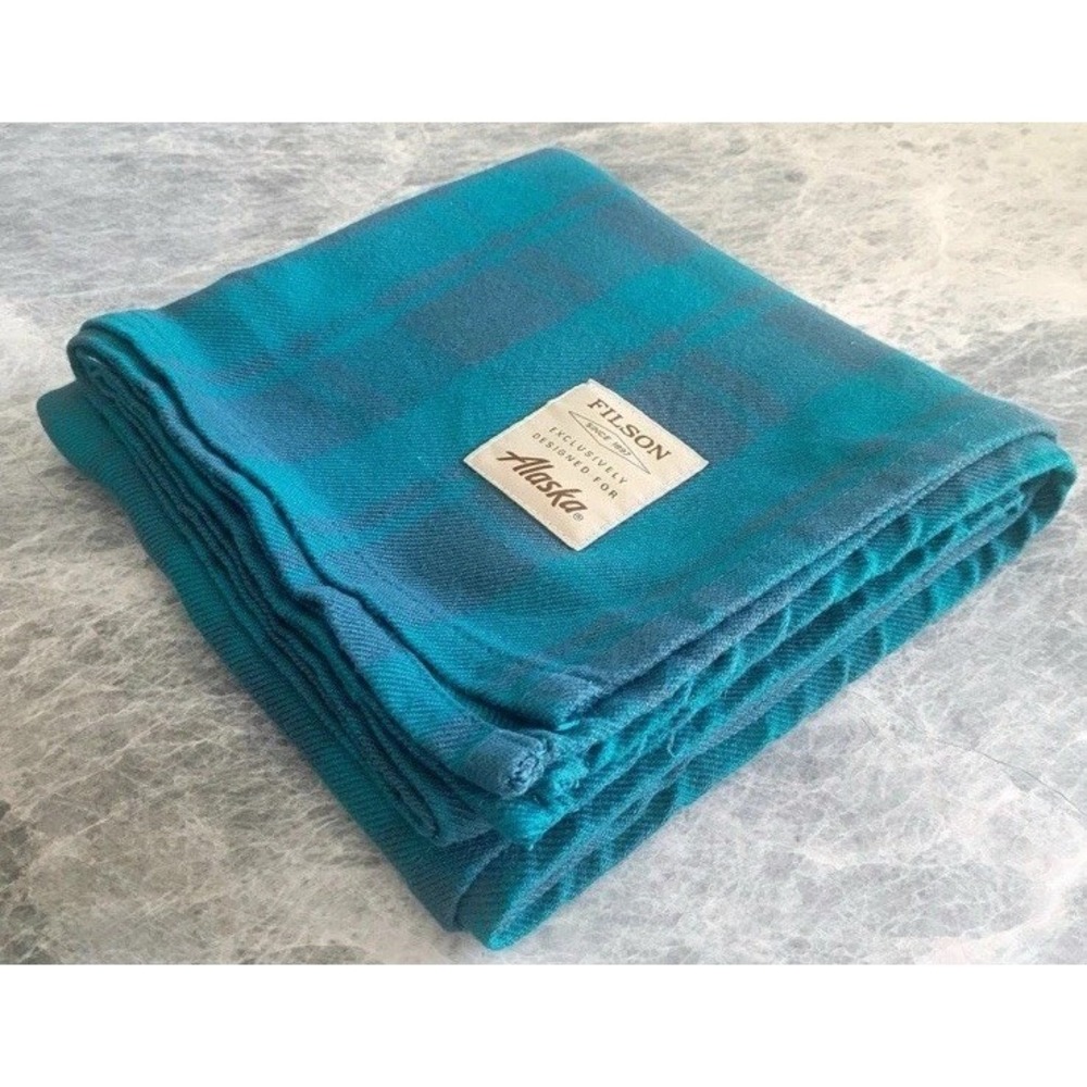 FILSON Alaska Airlines First Class Amenity Green Blue Plaid Throw Blanket 54x38